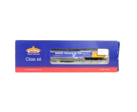 Model Railway - a Bachmann made ' Branch Line ' OO gauge model railway trainset locomotive engine No. 32-979X Class 66 66722 