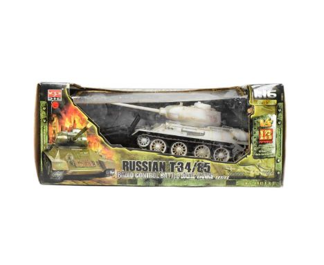 RC Models - a Radio Controlled 1/16 scale ' Battle Game Tanks Series model of a Russian T-34/85 in snow white battle camo. Bo