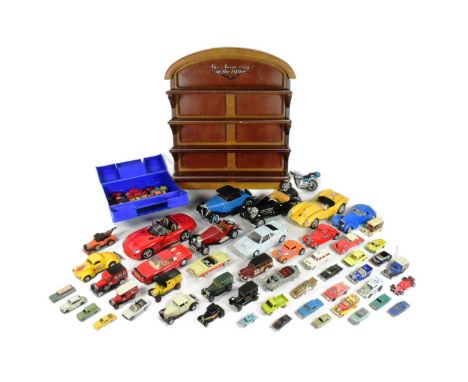 Diecast - a large collection of assorted diecast model cars of various scales and makers together with a wooden ' Classic Car