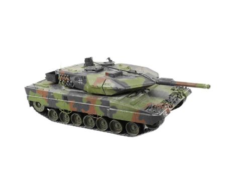RC Models - a ' Hobby Engine ' made 1/16 scale RC Radio Control M1A1 Abrams US United States battle tank. Untested but with c