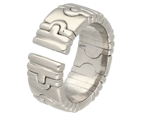 Bvlgari 18K white gold 'Parentesi' ring. In good condition. Hallmarks: 750 Dutch assay mark, signed Bvlgari, Italian maker's 