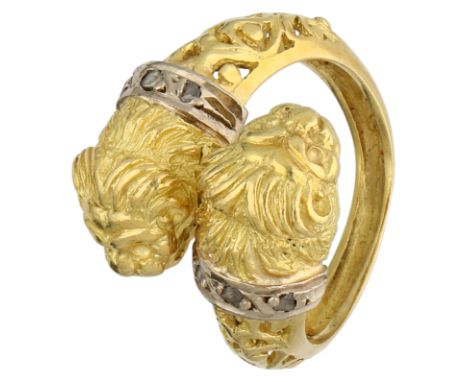 14K Yellow gold double Assyrian lion head ring set with diamonds in white gold. Partly openworked ring set with 6 rose cut di