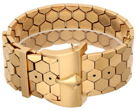 Belgian 18K yellow gold large retro adjustable buckle bracelet. Bracelet with honeycomb link. In good condition, light signs 