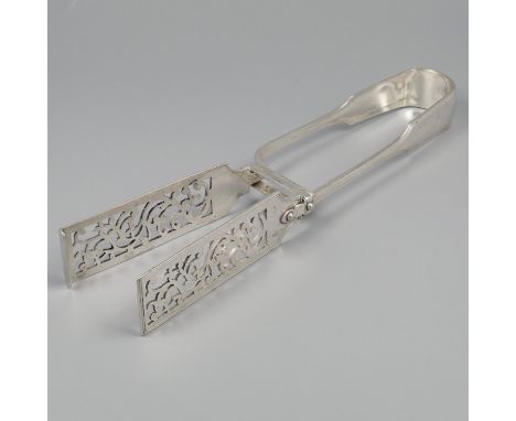 Asparagus tongs silver. Sturdy model with partly openwork clamps and all edges with a double fillet edge. Germany, Hamburg, f