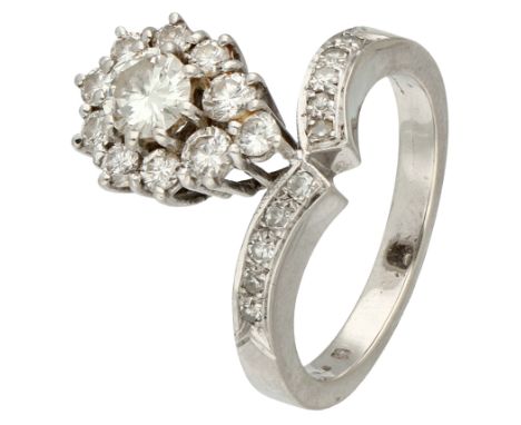 18K White gold asymmetric ring with diamond. Set with 21 brilliant and single cut diamonds (VVS-VS / F), of which the central