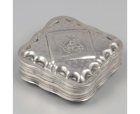 Peppermint box silver. Square model with repoussé and engraved decorations. The Netherlands, Schoonhoven, Jacob Kooiman, 1869