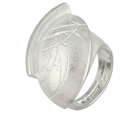 Lapponia silver ring 'Chubby'. Designed by Christophe Burger. In good condition. Hallmarks: Finnish assay mark 925, signed an