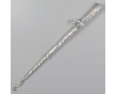 Knitting needle sheath / Breipen sheath, Huybert Kuypers, Schoonhoven 1780, silver. Model with an octagonal upper part that m