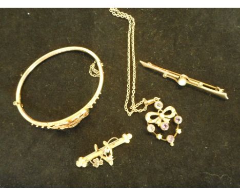 An Edwardian 9ct gold amethyst and seed pearl negligee pendant, together with a mizpah bangle and two bar brooches