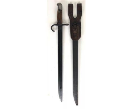 Japanese WW2 Type 30 Arisaka Bayonet and Frog  A good clean example with single edged blade with long fuller.  Forte with ars