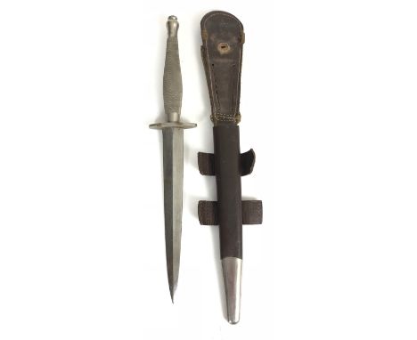 WW2 2nd pattern Fairbairn-Sykes Commando fighting knife.   A good and scarce example. The hilt with nickel grip of chequered 