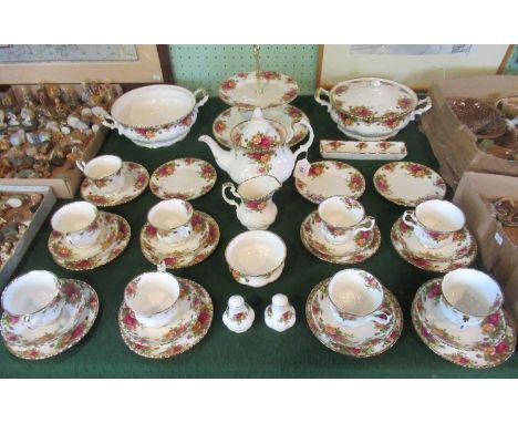 A Royal Albert Old Country Roses tea service, comprising: tazza, teapot, milk jug, sugar bowl, tureens, cups, saucers and pla