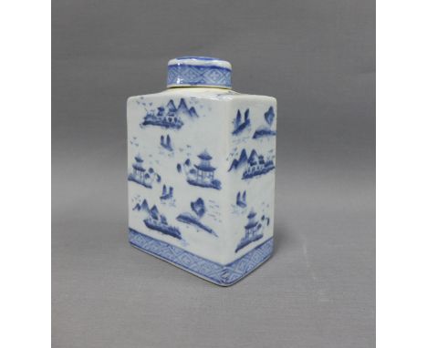 Blue and white chinoiserie pottery tea caddy and cover, 13cm 