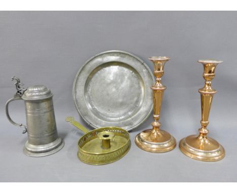 Mixed metal wares to include a pewter tankard and plate, brass chamber stick, silver plate on copper candlesticks, (5) 