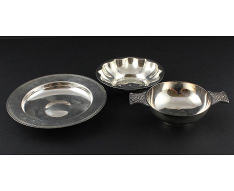 A Scottish silver Quaiche, by Francis Howard Ltd, assayed Edinburgh 1977, of typical form with shallow circular bowl and twin