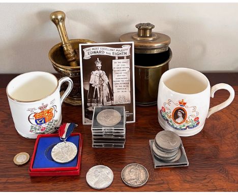 MIXED LOT INCLUDING PESTLE AND MORTAR AND SHELL CASED TEA CADDY, TWO CORONATION MUGS, ELEVEN CHURCHILL, NINE QUEEN ELIZABETH 