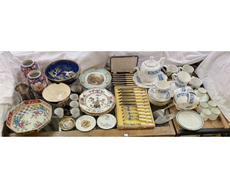 A Davenport plate painted with an image of Bridge House, Ambleside, together with a pair of Japanese Imari vases, an octagona