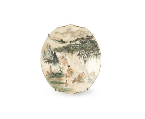  [PRIVATE SCOTTISH COLLECTION, RENFREWSHIRE] SATSUMA DISH BY KAZAN, MEIJI PERIOD 明治 ‘京都陶磁器合資會社造 桓山’款 薩摩燒人物紋碟of oval form with
