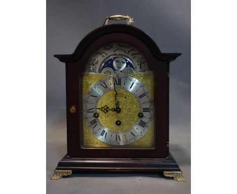 A 20th century German mantle clock with movement by Franz Hermle, H.26 W.23 D.15cm 