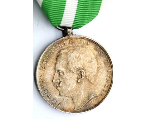 Italian Messina 1908 Earthquake Relief medal in fitted box. P&amp;P Group 1 (£14+VAT for the first lot and £1+VAT for subsequ