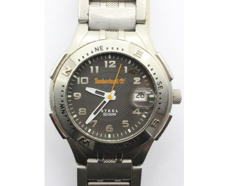 Gents Timberland steel wristwatch on a stainless steel bracelet, working at lotting. P&amp;P Group 1 (£14+VAT for the first l