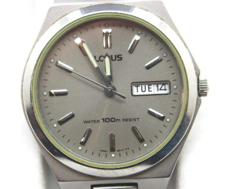 Lorus new grey faced wristwatch, boxed. P&amp;P Group 1 (£14+VAT for the first lot and £1+VAT for subsequent lots) 