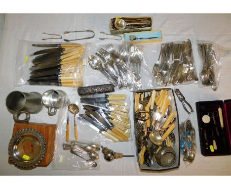 A quantity of mixed silver plated flatware including Kings Pattern