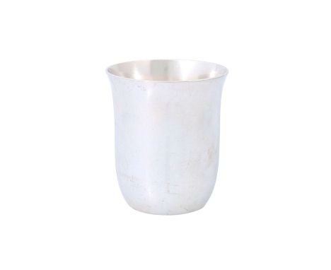 JEZLER Becher, 800 Silber, 20./21. Jh. Becher mit glatter Wandung, Modell-Nr. 2890, H. ca. 8 cm, ca. 112 g. Alters- und Gebra