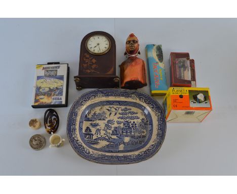 A mixed lot of collectables, including a wooden cased mantle clock, a Photax Planet 4 Slide Viewer, a set of Vatican slides, 