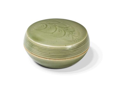 § David Leach (1911-2005), a cut-sided bowl, the porcelain body glazed in white, embellished with fluted sides and slightly e