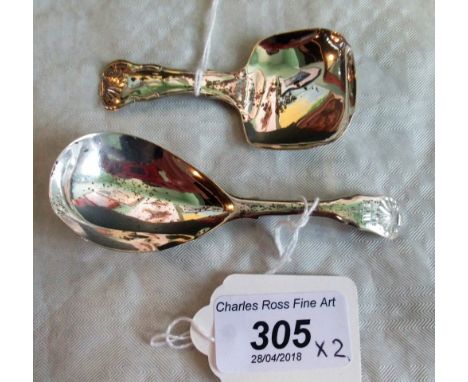 Two early 19th century silver caddy spoons, to include a fiddle and shell caddy spoon by Joseph Willmore of Birmingham and on