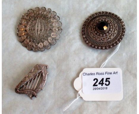 A small collection of silver jewellery, to include: Indian filigree work and an Irish harp.
