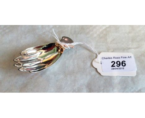 A 1970's silver hand form caddy spoon, Sheffield 1971. Condition Report: No visible signs of damage or repair.