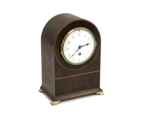 A mahogany and boxwood strung mantel clock with Parisian movement, 28cmH 