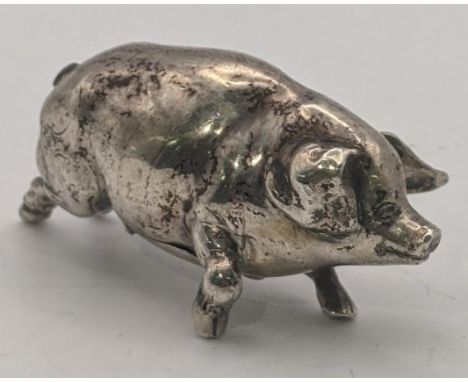 A late 19th/early 20th century silver snuff box fashioned as a pig stamped 800 Location: 