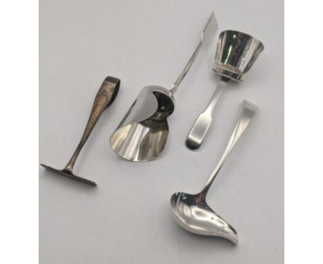Mixed silver utensils to include a fiddle pattern tea caddy spoon, together with a fiddle pattern scoop, a silver sauce spoon