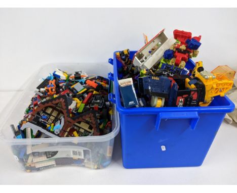 Vintage toys and Lego to include a Del Prado collection Marlborough Cavalryman at Blenheim 1704 figurine, Transformers figuri