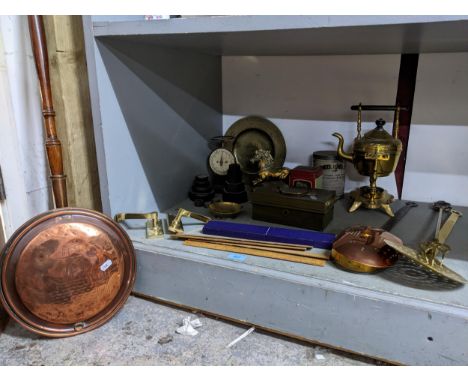 A mixed lot of metalware to include a copper warming pan with turned wooden handle, brass tea kettle on stand, model horse, i