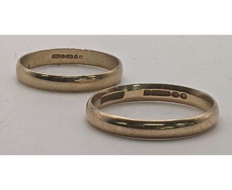 Two 9ct gold wedding bands, one size S 1/2 and the other size R 1/2, 6.1gLocation: 