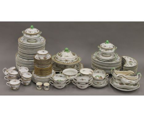 A Copeland Spode Chelsea pattern dinner service. 