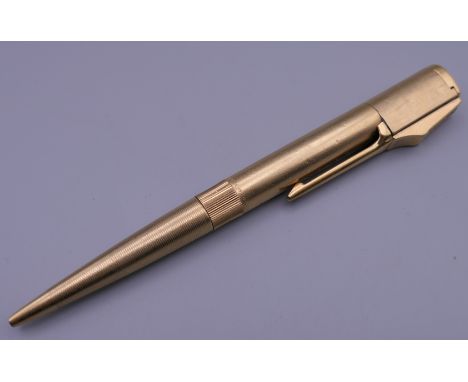 A vintage Ronson pen/lighter. 13.5 cm long.