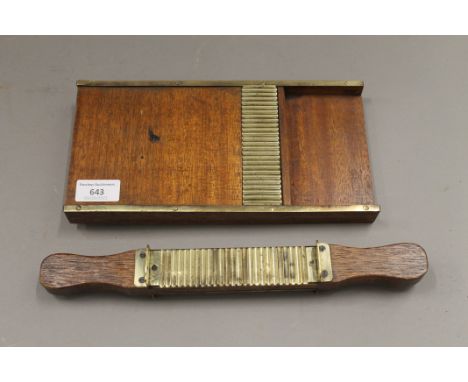 A 19th century chemists pharmacy pill roller. 27 cm long.