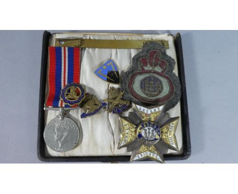 A Collection of Military Badges, Enamel Badges, WWII Medal, Cloth Badge 