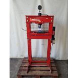 HYDRAULIC PRESS