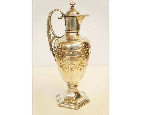 Silver claret jug Weight 718g London 