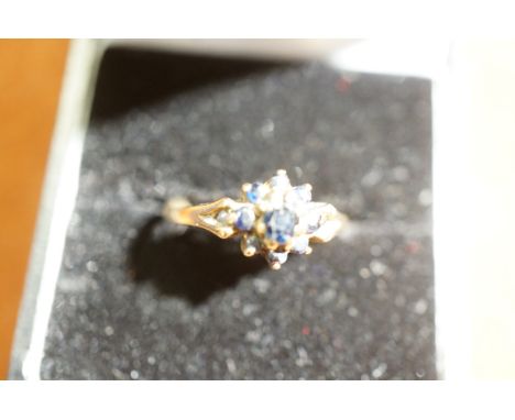9ct Gold ring set with sapphires Size K Weight 1.3g
