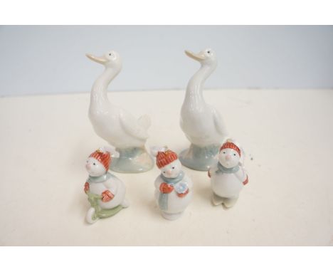 2x Nao swans together with 3 Nao snowmen 