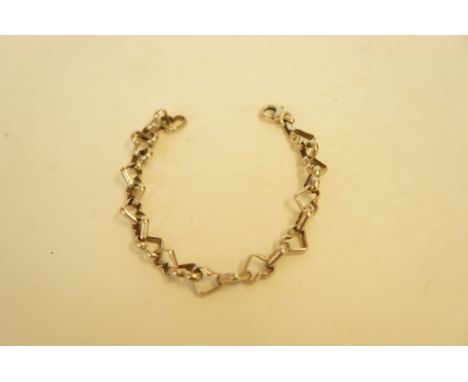 Silver heart bracelet boxed 