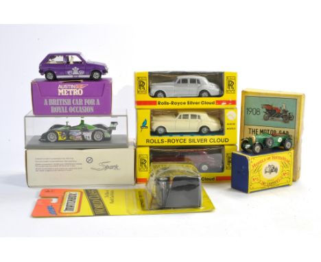 An interesting assortment of vintage to modern diecast issues including Budgie Rolls Royce Trio (with variations) plus Corgi 