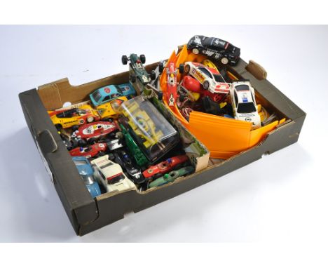 Scalextric to include a group of vintage cars including Ford Escort and other racing issues as shown. Untested but generally 